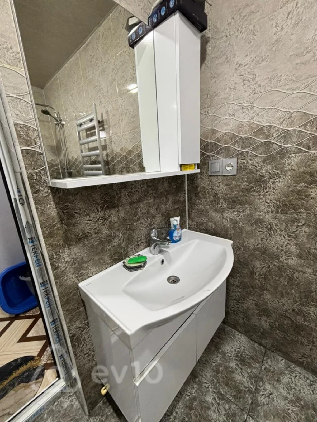 Satılır 6 otaqlı həyət evi 360 m²