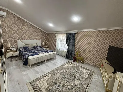 Satılır 6 otaqlı həyət evi 360 m²