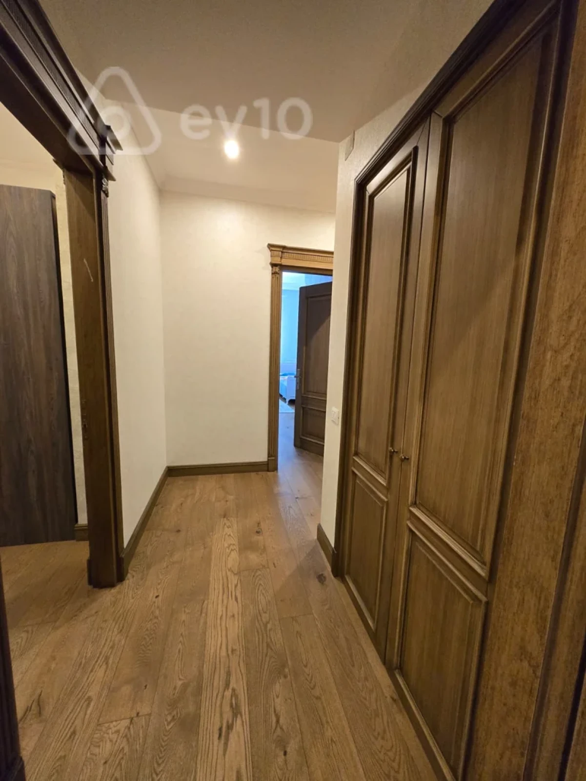 Kirayə verilir 5 otaqlı yeni tikili 250 m²