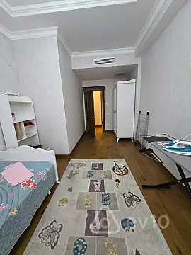 Kirayə verilir 5 otaqlı yeni tikili 250 m²