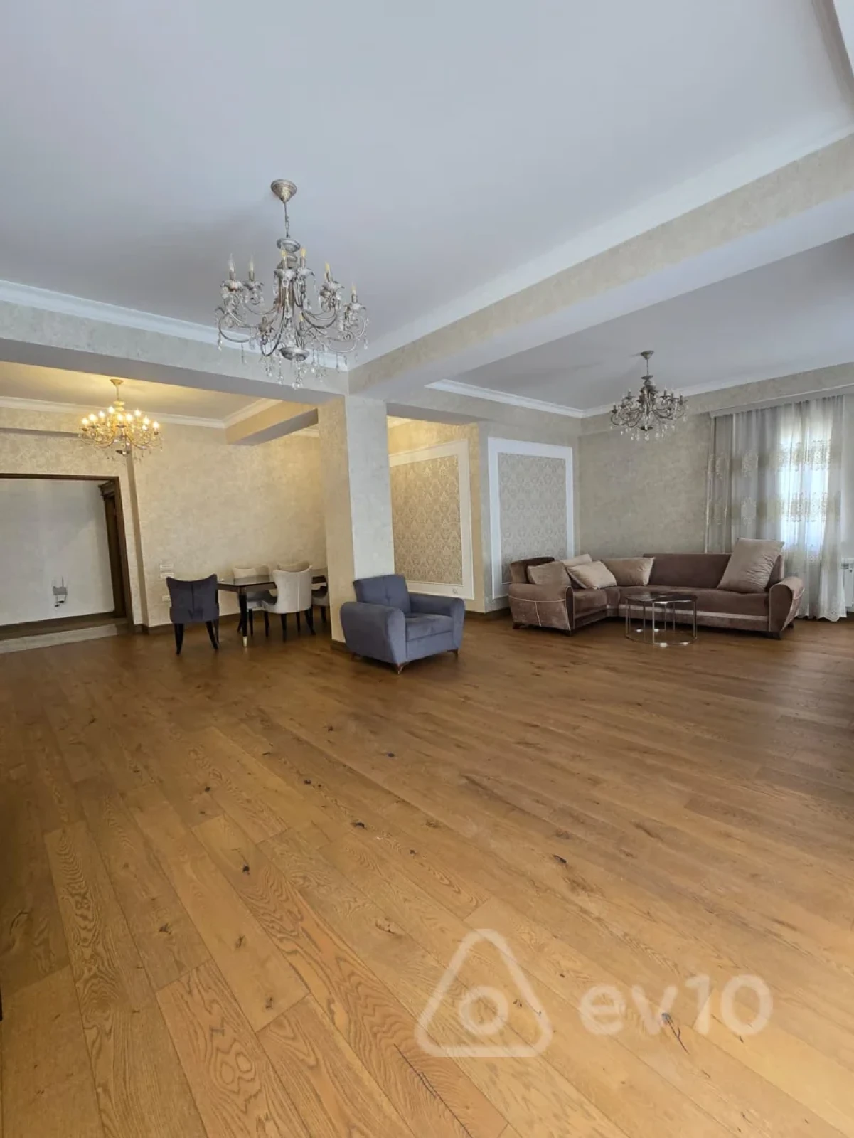 Kirayə verilir 5 otaqlı yeni tikili 250 m²