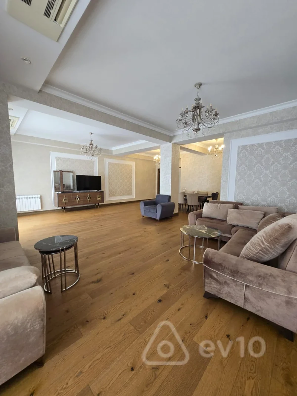 Kirayə verilir 5 otaqlı yeni tikili 250 m²