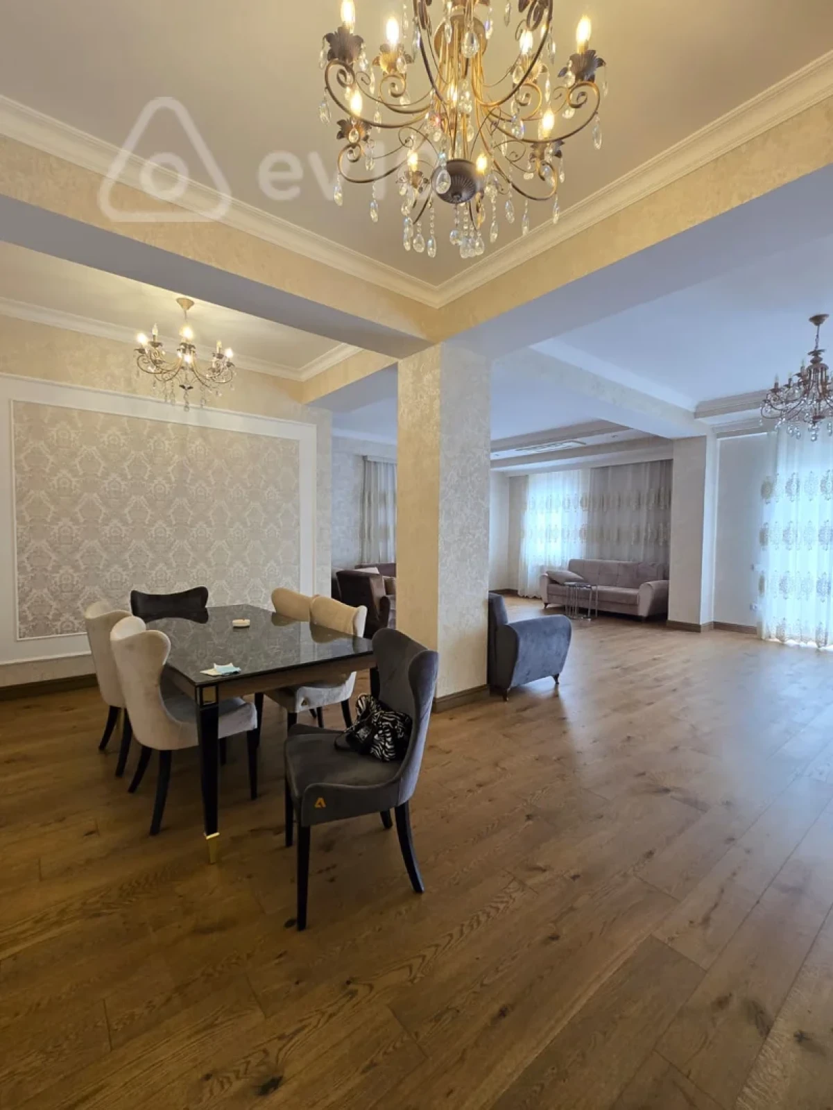 Kirayə verilir 5 otaqlı yeni tikili 250 m²