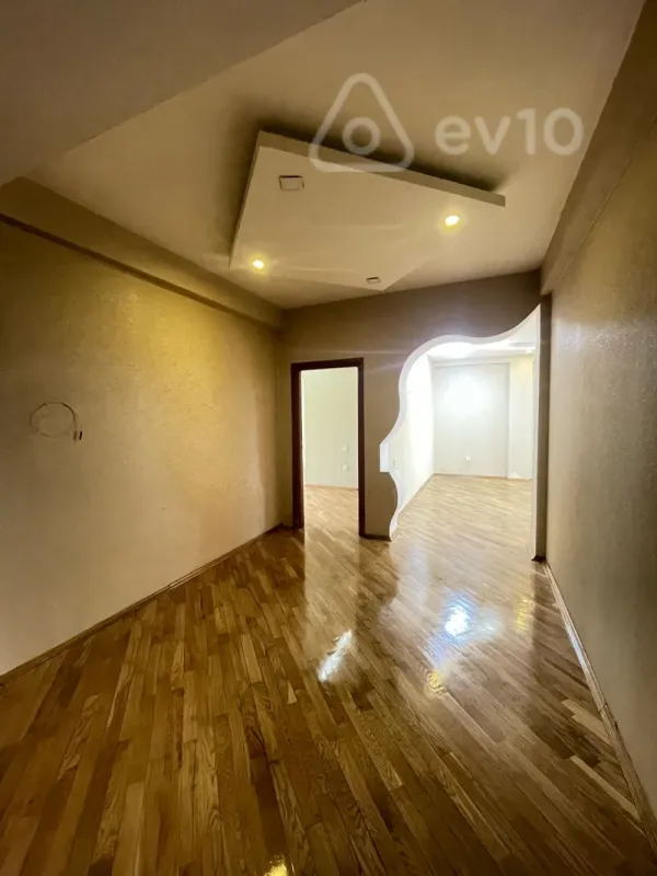 Satılır 3 otaqlı yeni tikili 140 m²