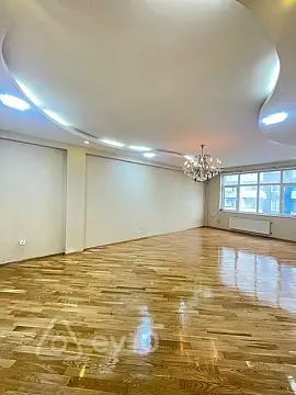 Satılır 3 otaqlı yeni tikili 140 m²