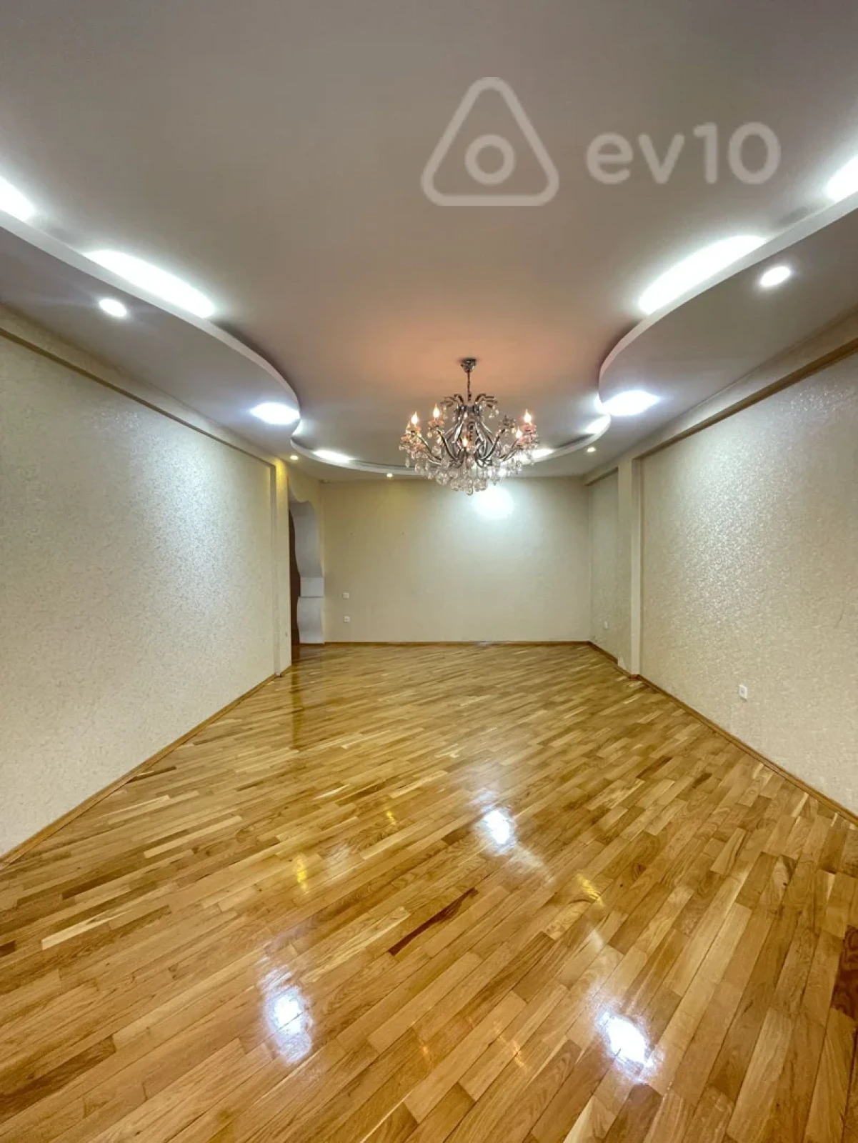 Satılır 3 otaqlı yeni tikili 140 m²