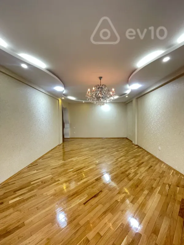 Satılır 3 otaqlı yeni tikili 140 m²