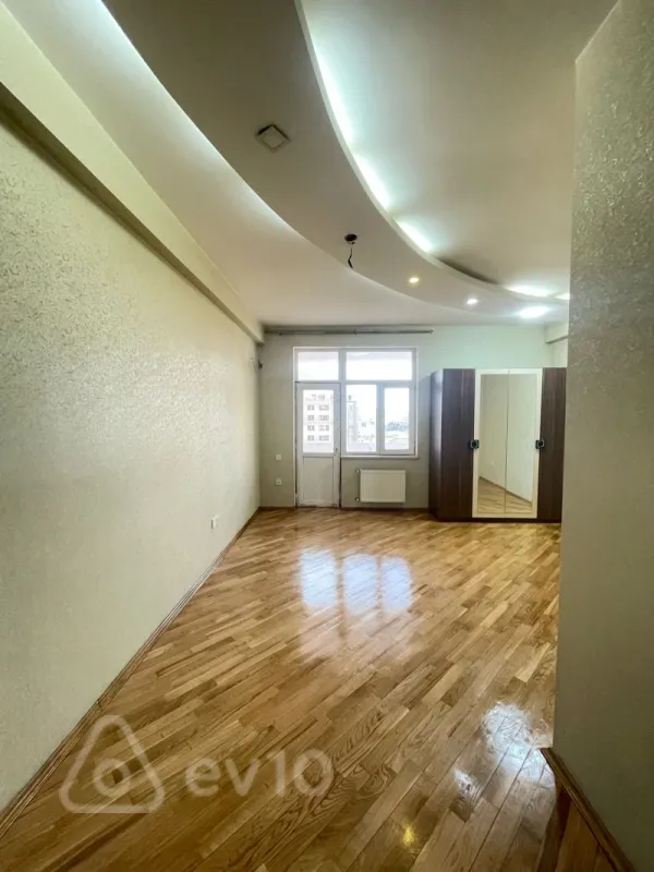 Satılır 3 otaqlı yeni tikili 140 m²