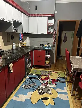 Kirayə verilir 3 otaqlı köhnə tikili 80 m²