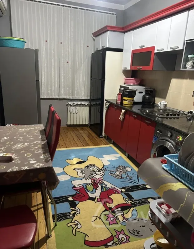 Kirayə verilir 3 otaqlı köhnə tikili 80 m²