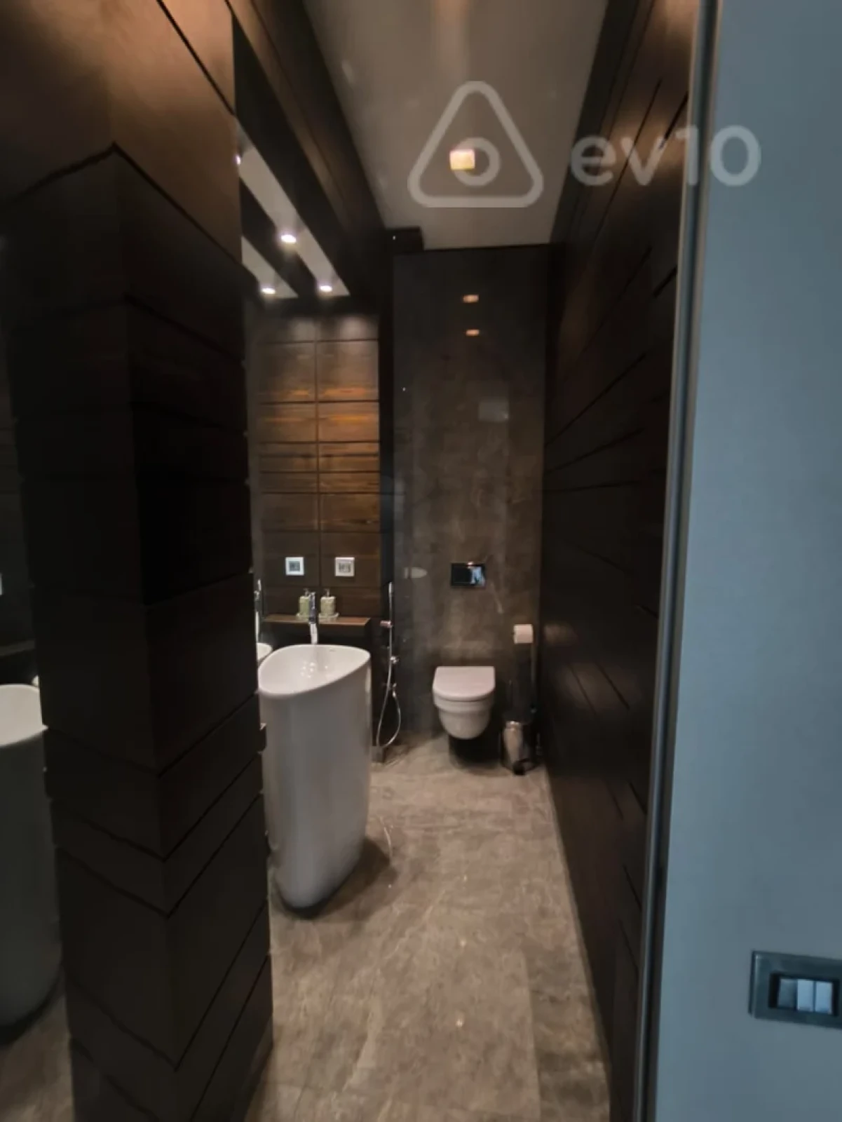 Kirayə verilir 6 otaqlı həyət evi 400 m²