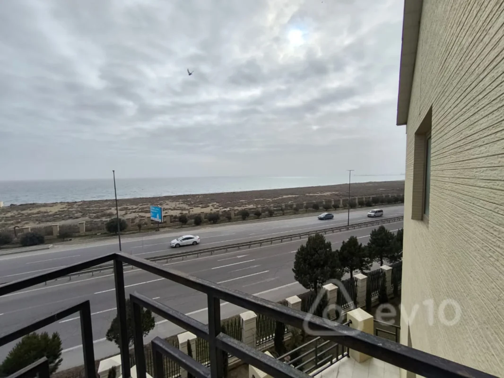 Kirayə verilir 6 otaqlı həyət evi 400 m²