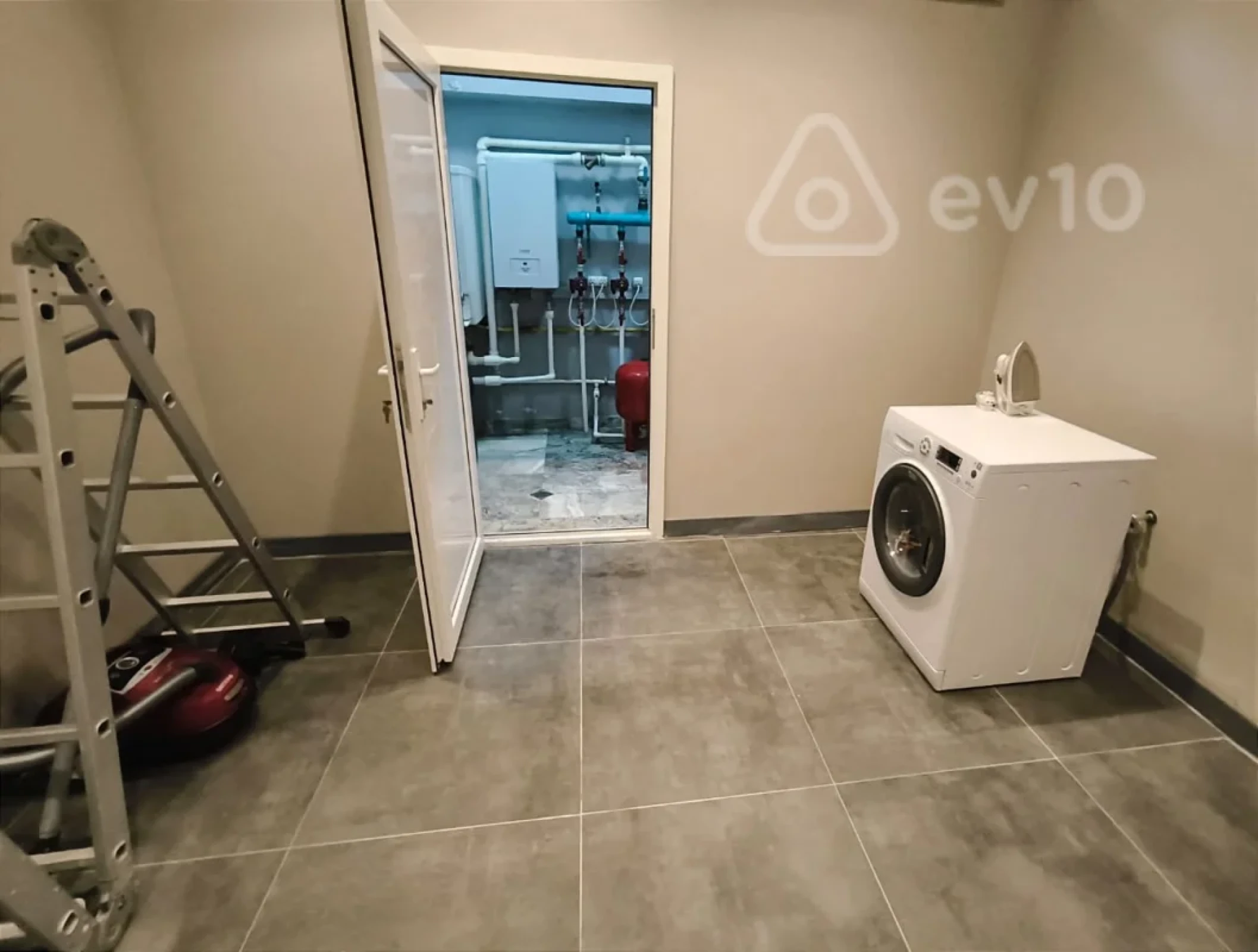Kirayə verilir 6 otaqlı həyət evi 400 m²