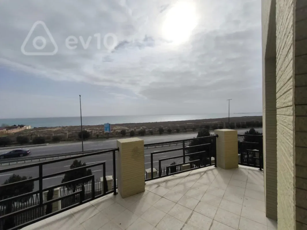 Kirayə verilir 6 otaqlı həyət evi 400 m²