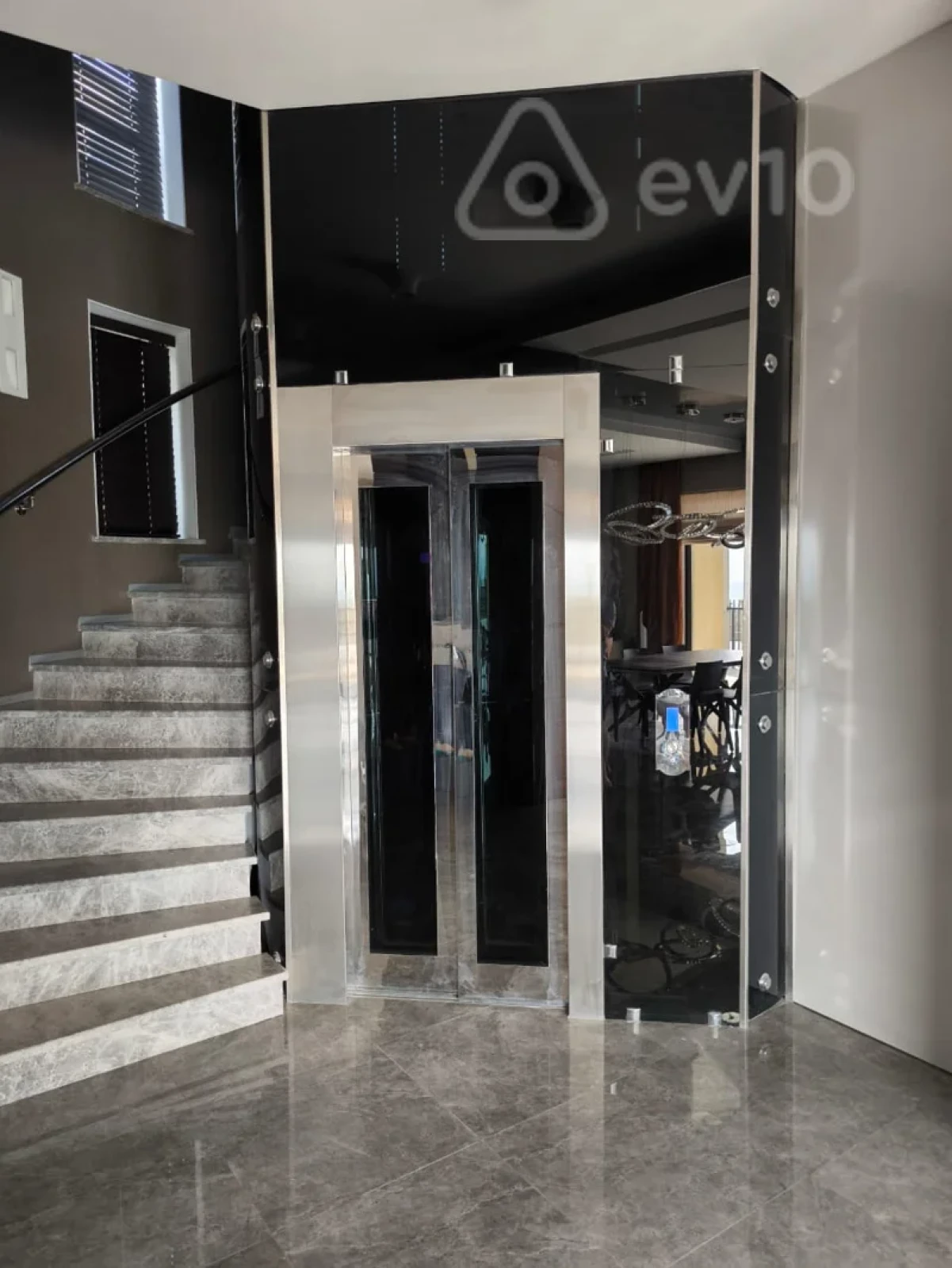 Kirayə verilir 6 otaqlı həyət evi 400 m²