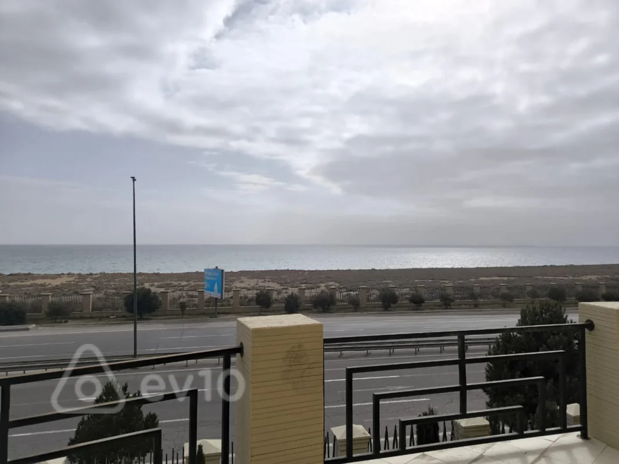 Kirayə verilir 6 otaqlı həyət evi 400 m²