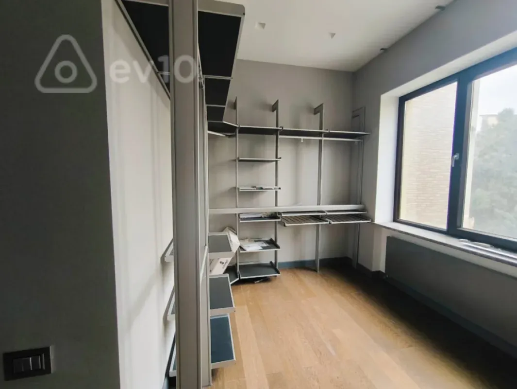 Kirayə verilir 6 otaqlı həyət evi 400 m²