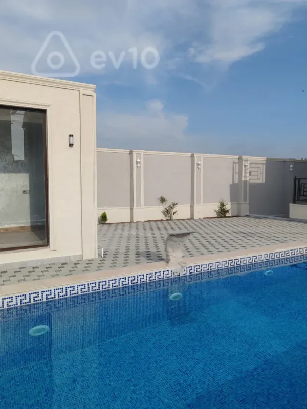 Satılır 5 otaqlı həyət evi 360 m²