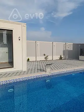 Satılır 5 otaqlı həyət evi 360 m²