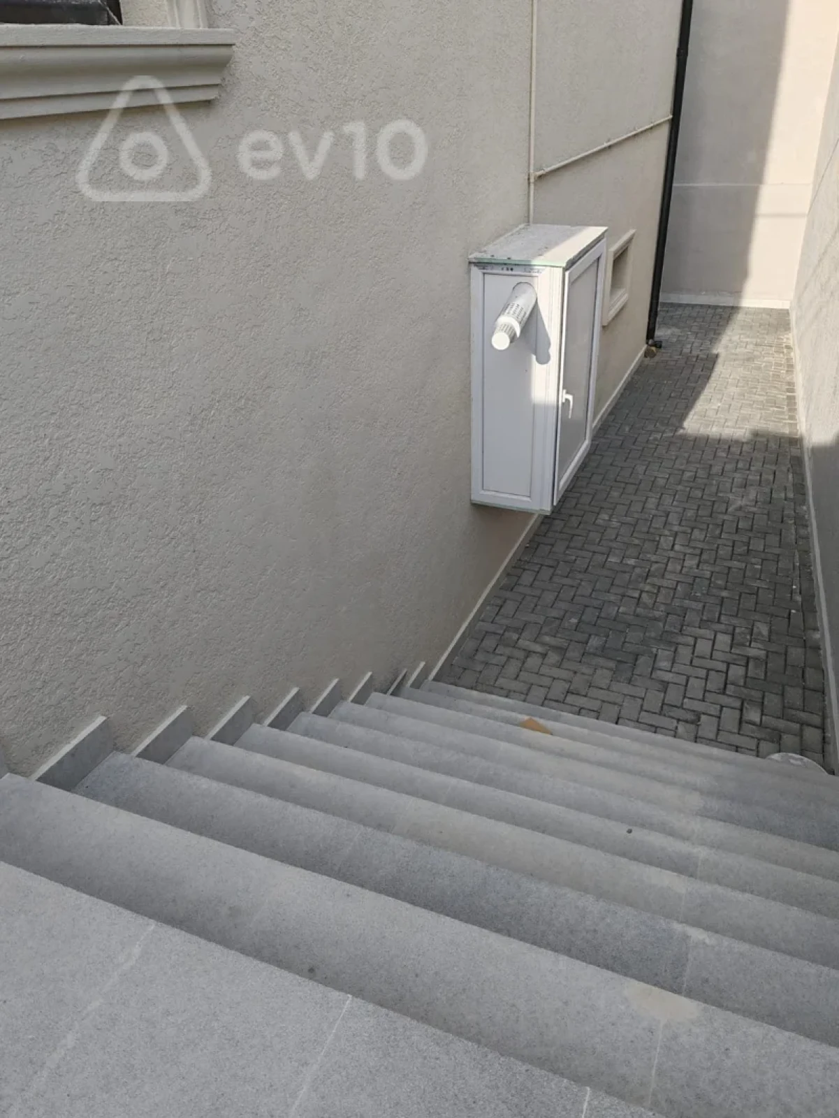 Satılır 5 otaqlı həyət evi 360 m²