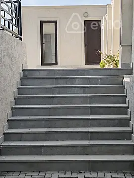 Satılır 5 otaqlı həyət evi 360 m²