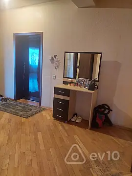 Kirayə verilir 2 otaqlı yeni tikili 65 m²