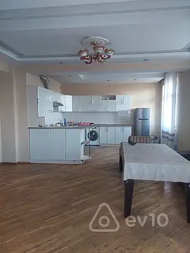 Kirayə verilir 2 otaqlı yeni tikili 65 m²
