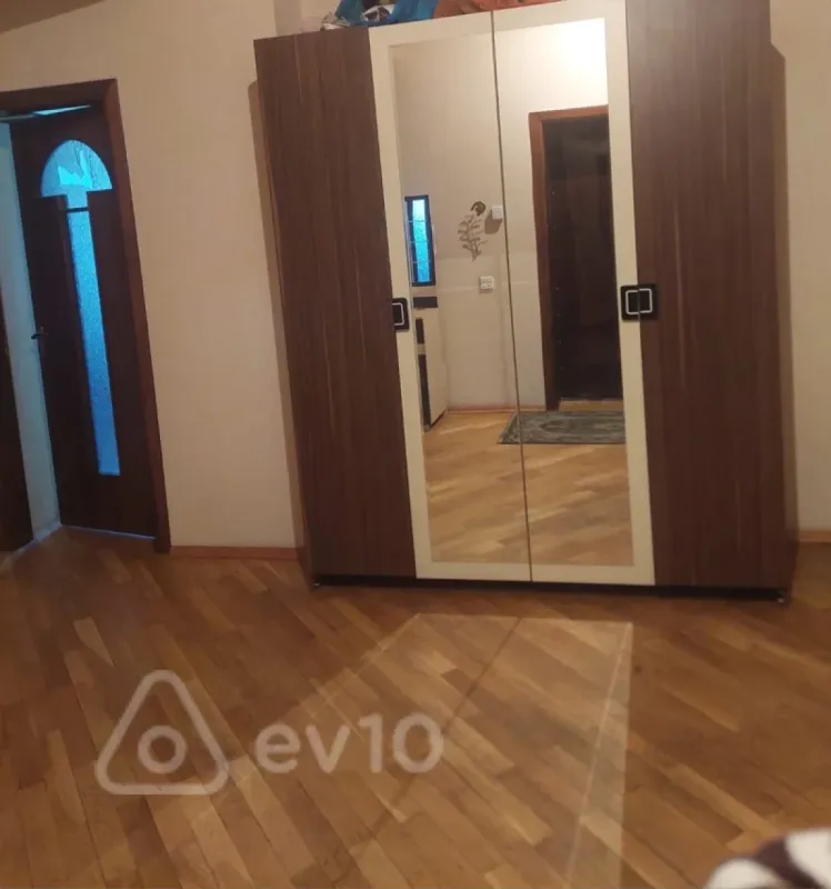 Kirayə verilir 2 otaqlı yeni tikili 65 m²