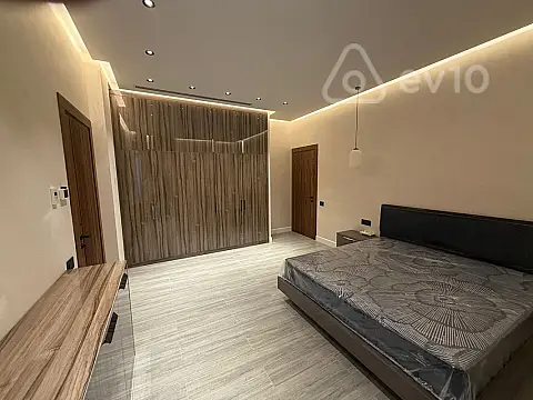 Kirayə verilir 6 otaqlı həyət evi 380 m²