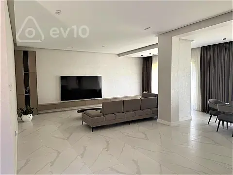 Kirayə verilir 6 otaqlı həyət evi 380 m²