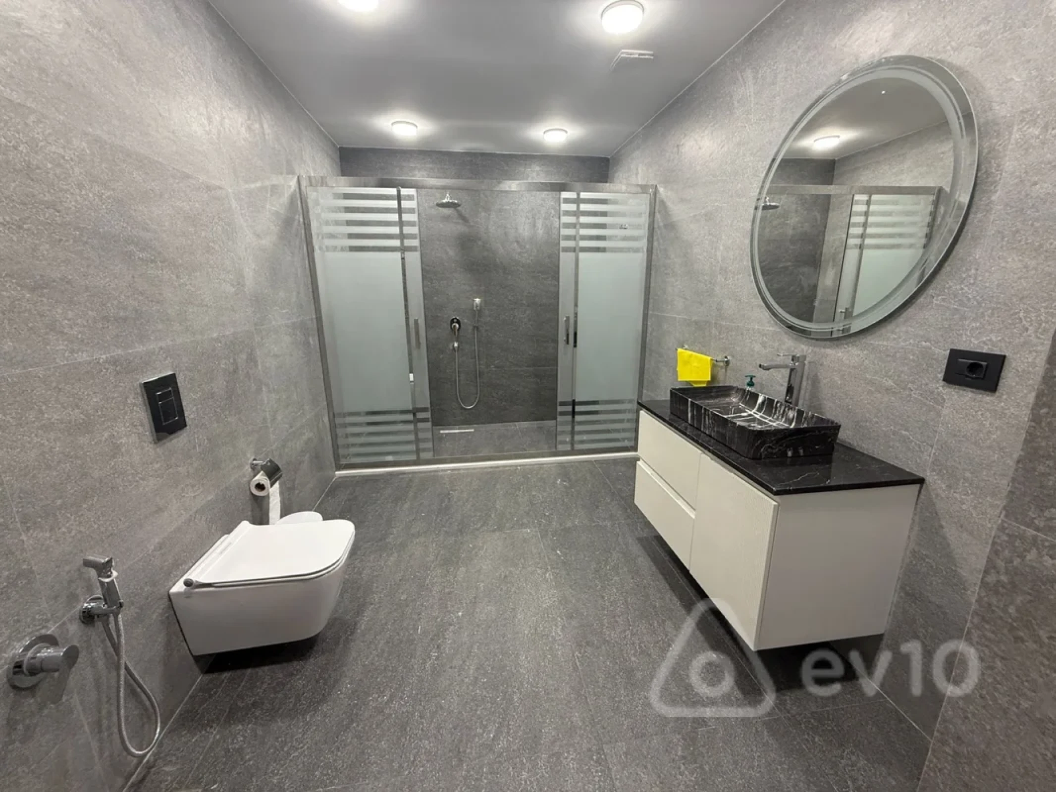 Kirayə verilir 6 otaqlı həyət evi 380 m²