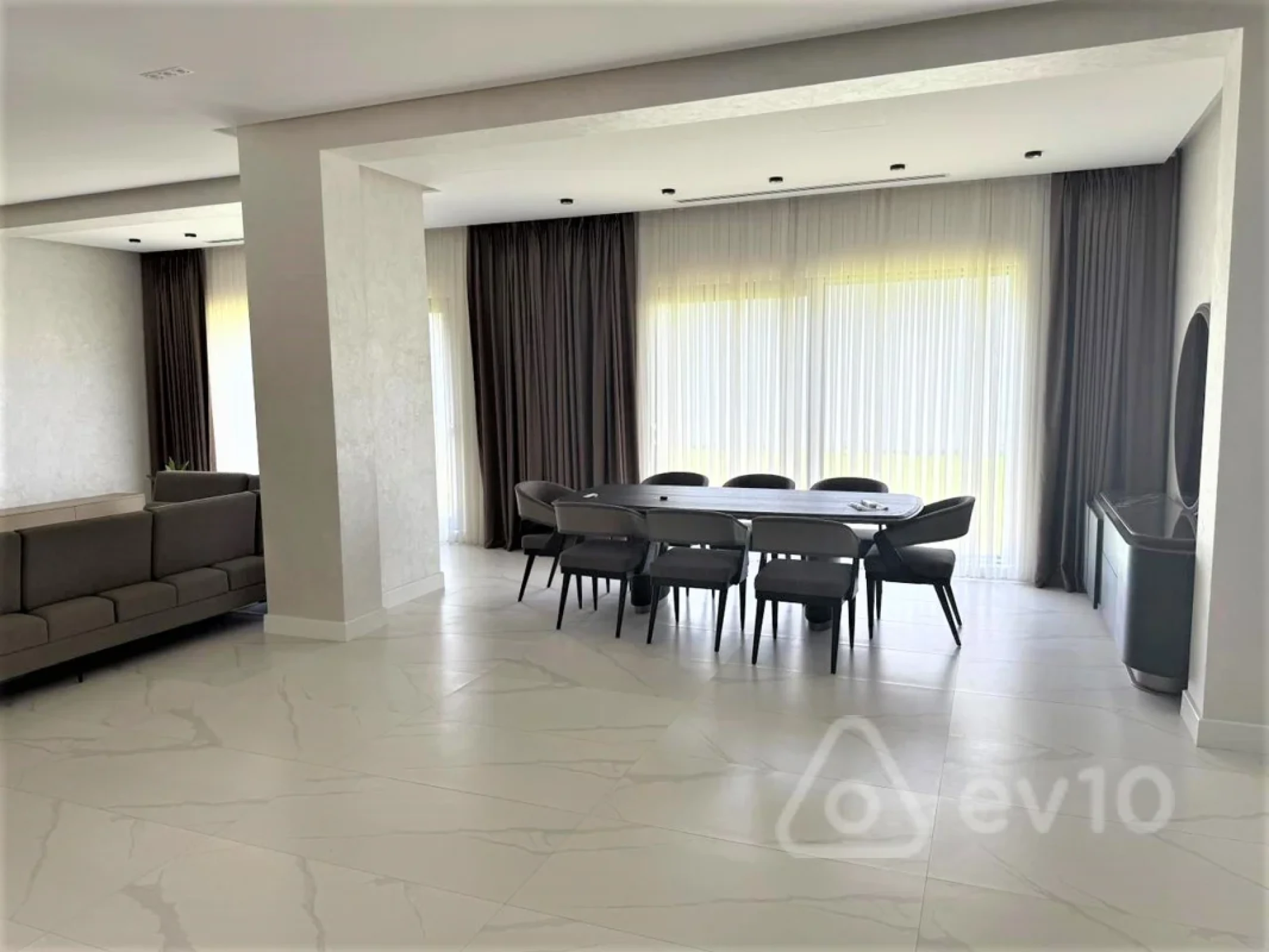 Kirayə verilir 6 otaqlı həyət evi 380 m²
