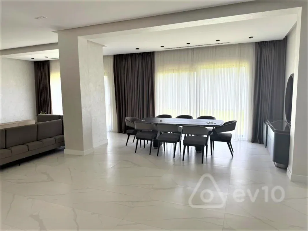 Kirayə verilir 6 otaqlı həyət evi 380 m²