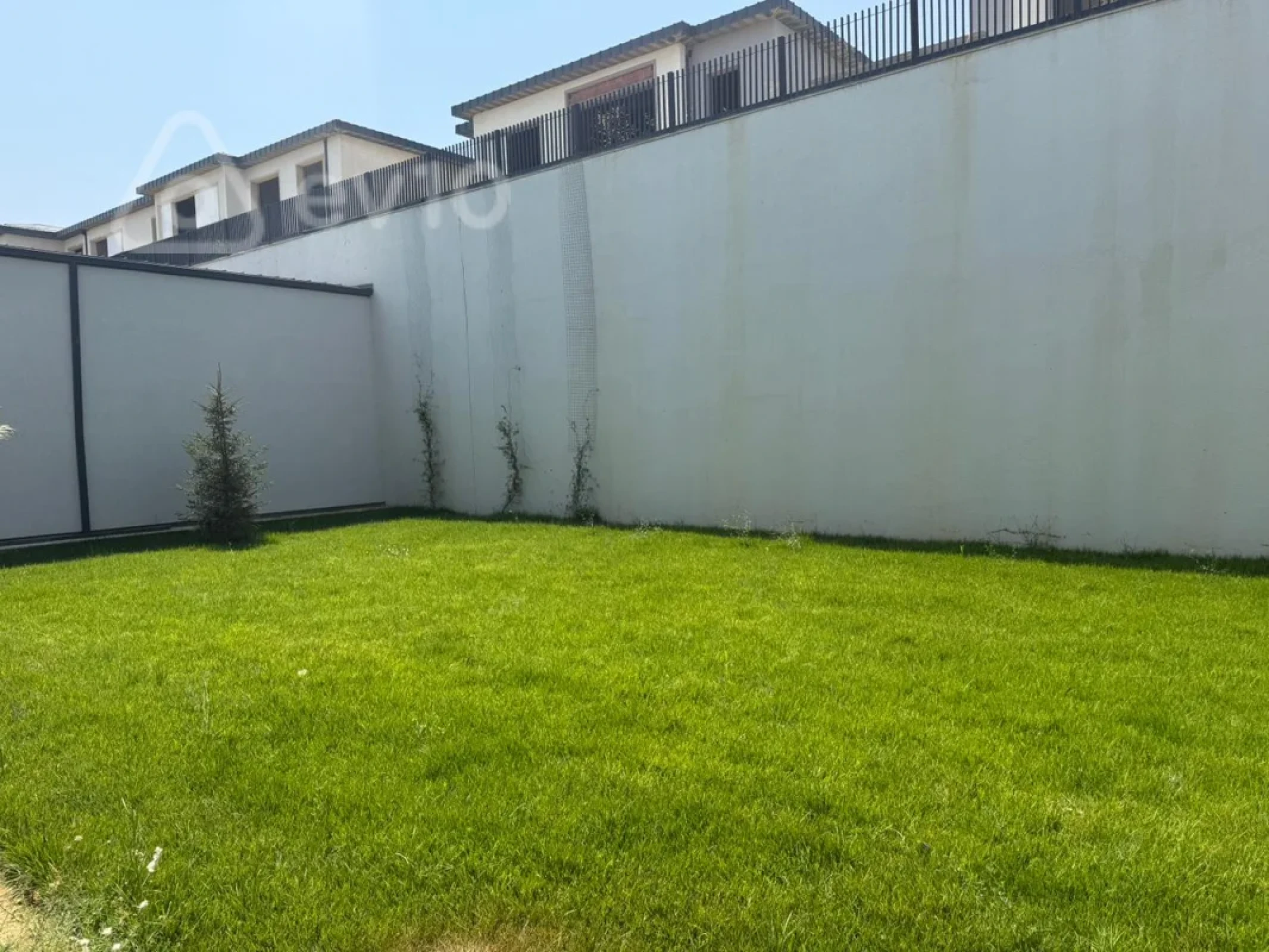 Kirayə verilir 6 otaqlı həyət evi 380 m²