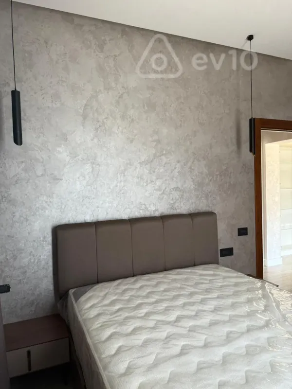 Kirayə verilir 6 otaqlı həyət evi 380 m²