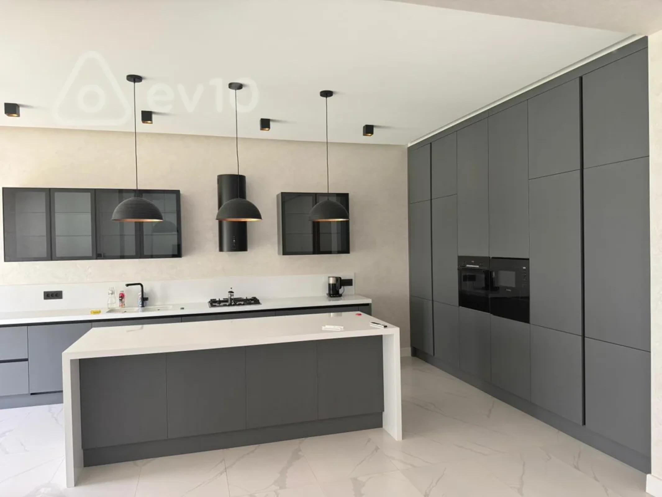 Kirayə verilir 6 otaqlı həyət evi 380 m²
