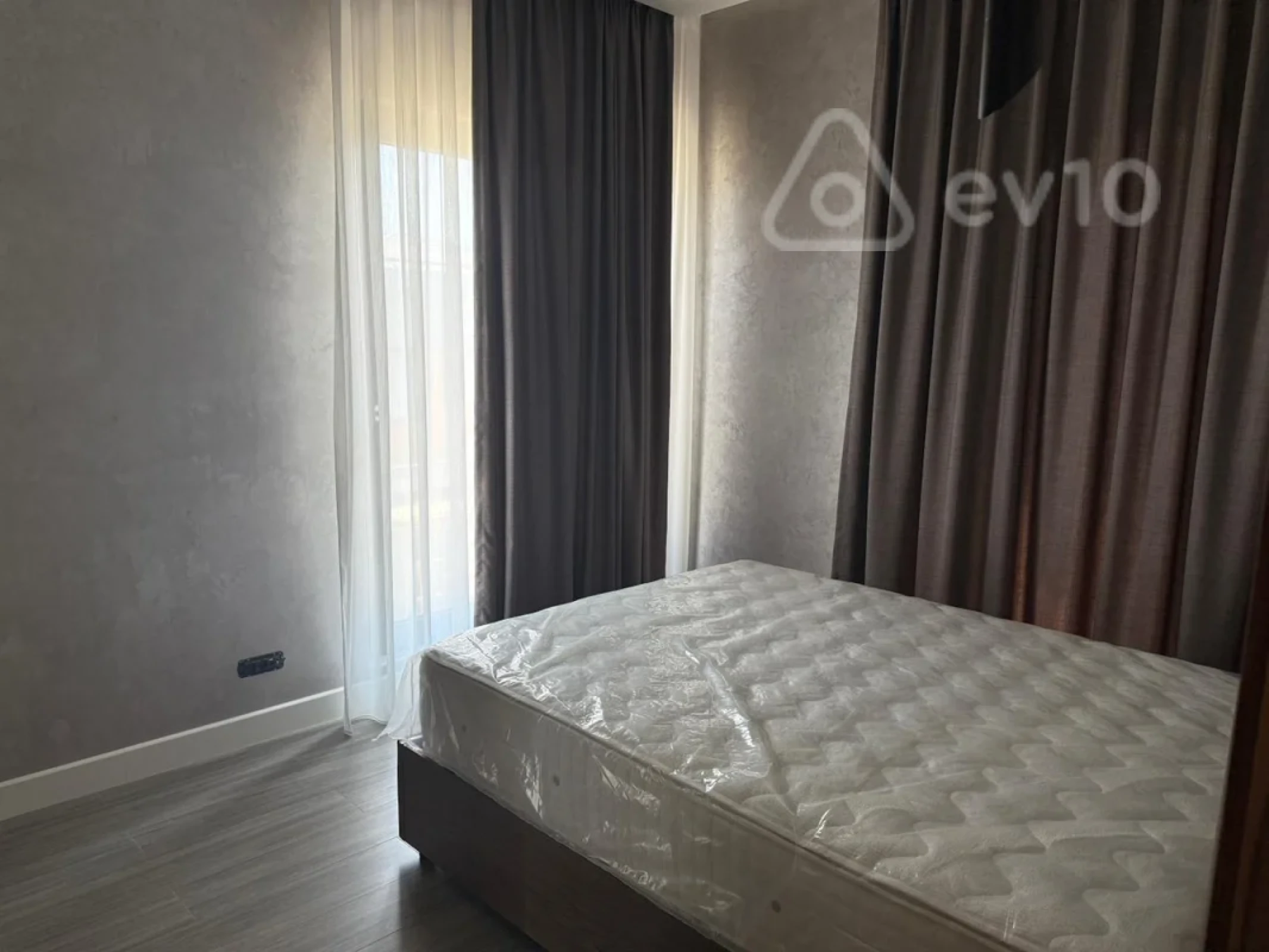 Kirayə verilir 6 otaqlı həyət evi 380 m²