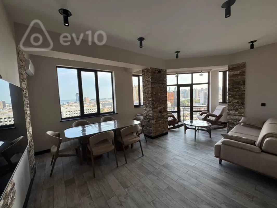 Kirayə verilir 3 otaqlı yeni tikili 132 m²