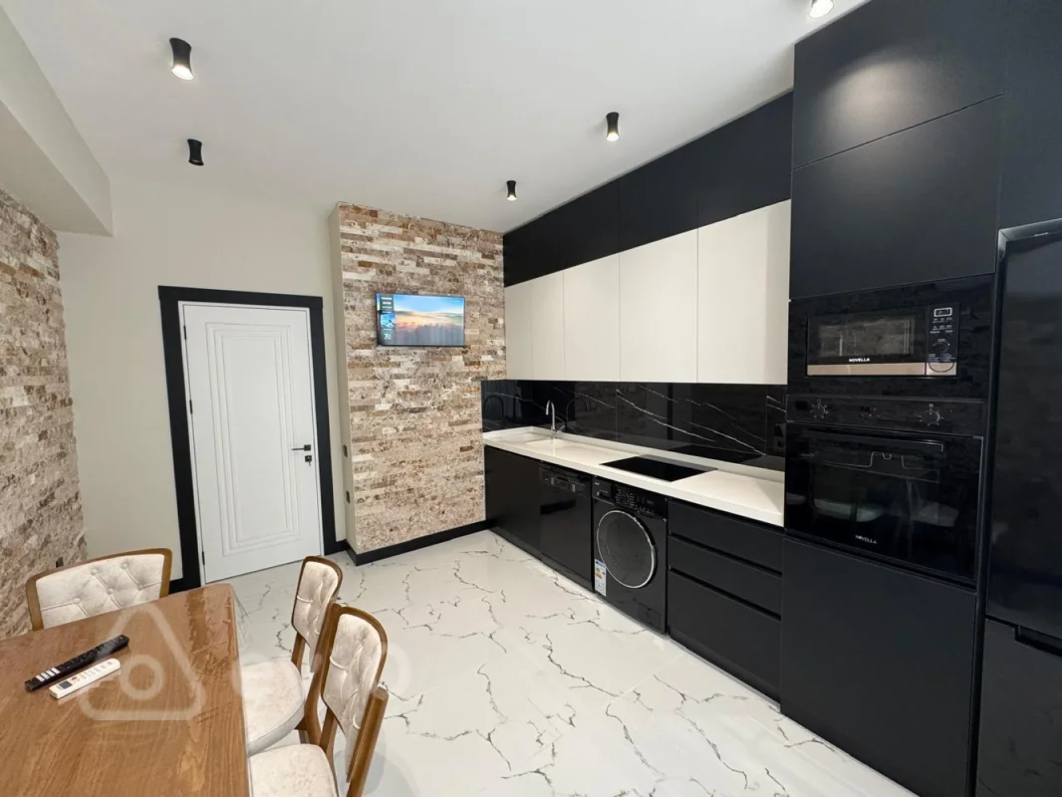 Kirayə verilir 3 otaqlı yeni tikili 132 m²