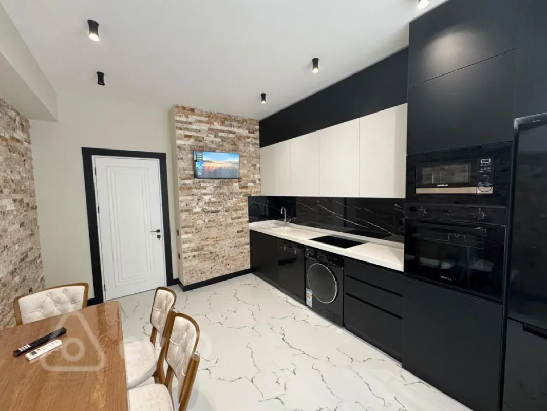 Kirayə verilir 3 otaqlı yeni tikili 132 m²