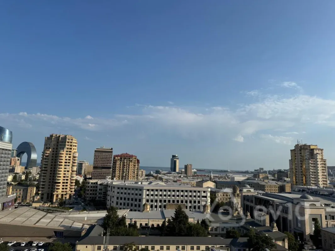 Kirayə verilir 3 otaqlı yeni tikili 132 m²