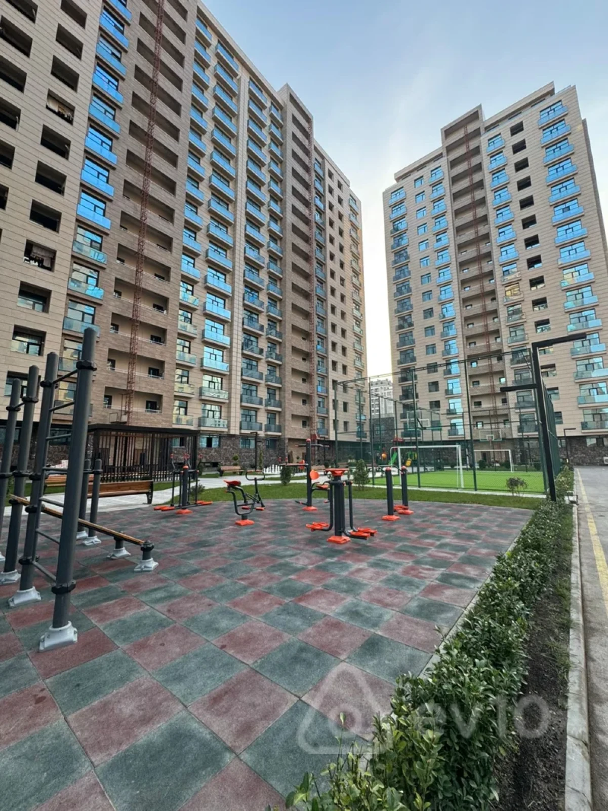 Kirayə verilir 3 otaqlı yeni tikili 130 m²