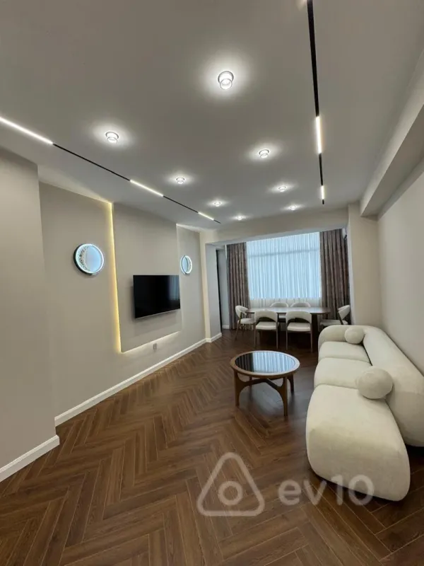 Kirayə verilir 3 otaqlı yeni tikili 130 m²