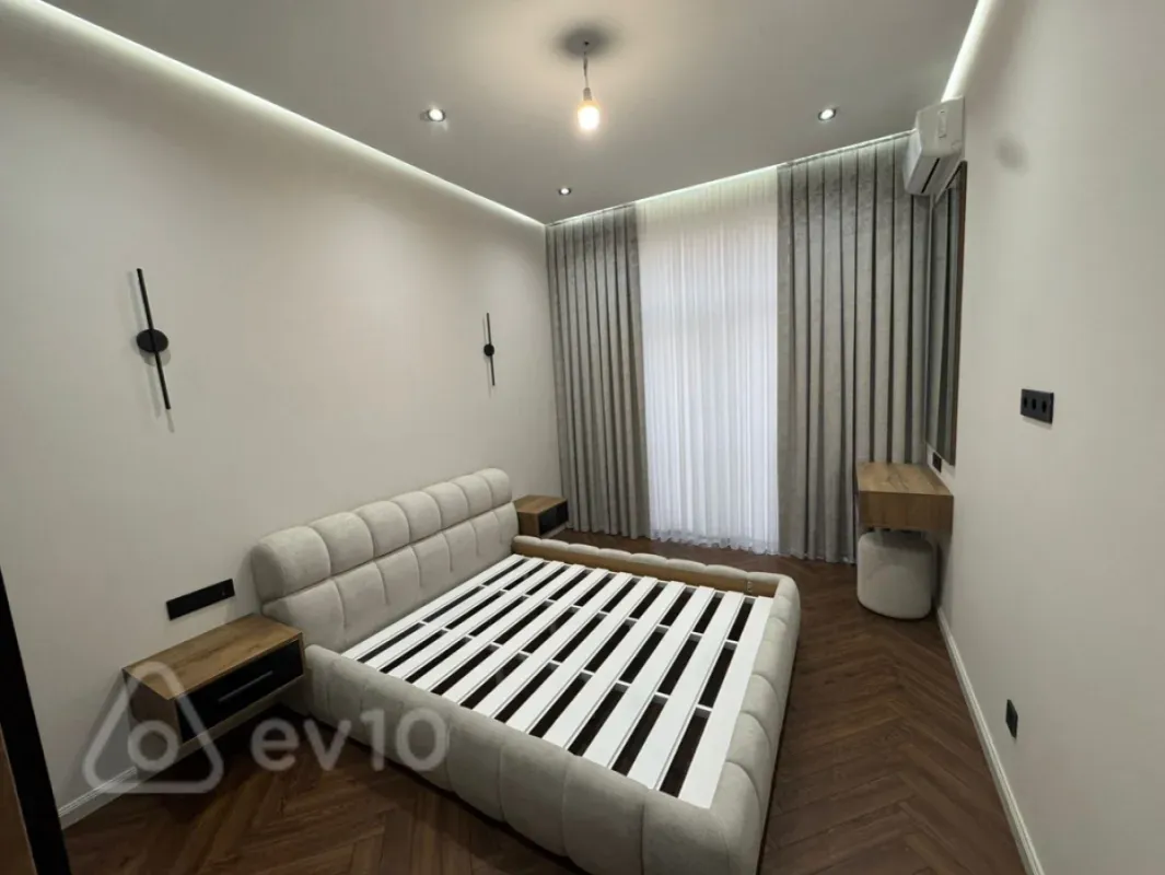 Kirayə verilir 3 otaqlı yeni tikili 130 m²