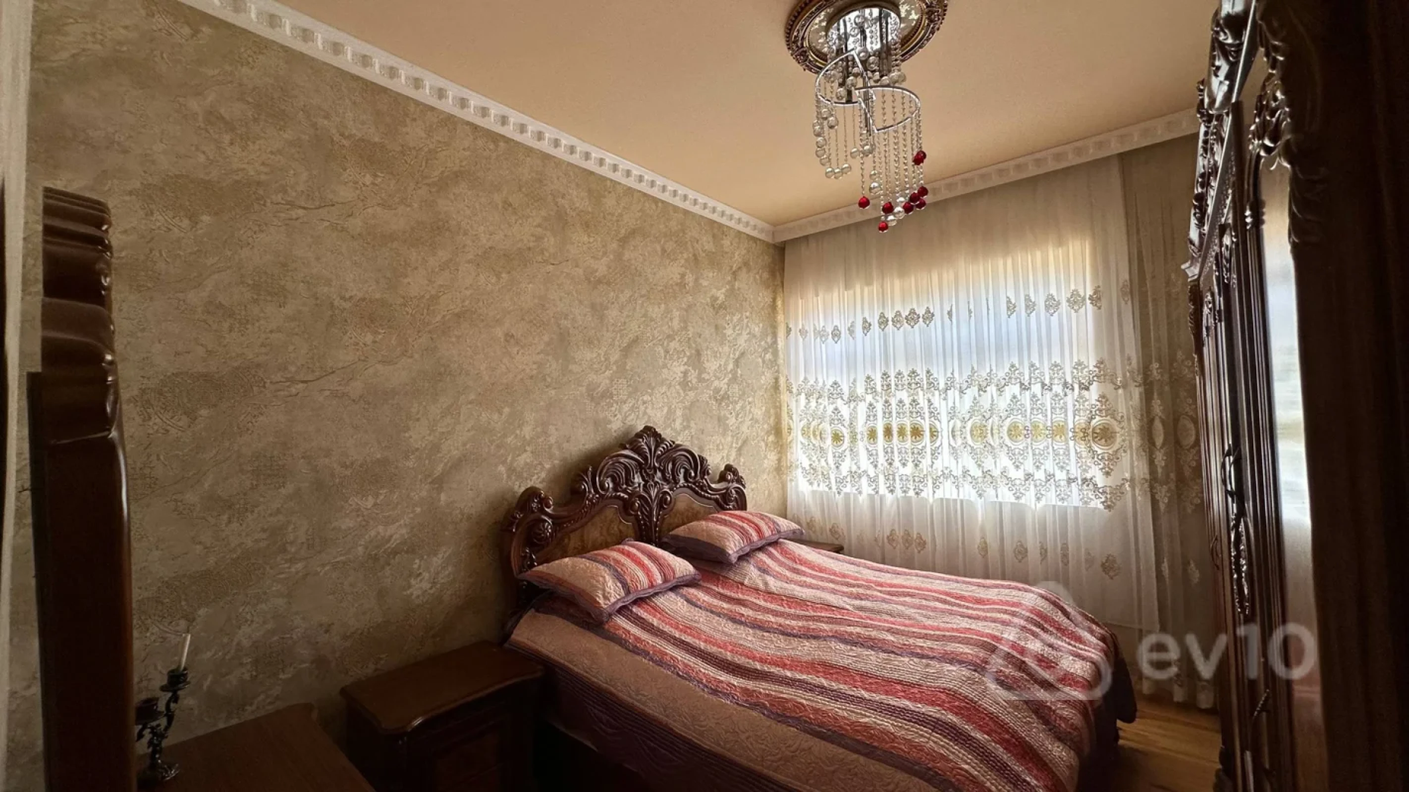 Satılır 5 otaqlı həyət evi 224 m²