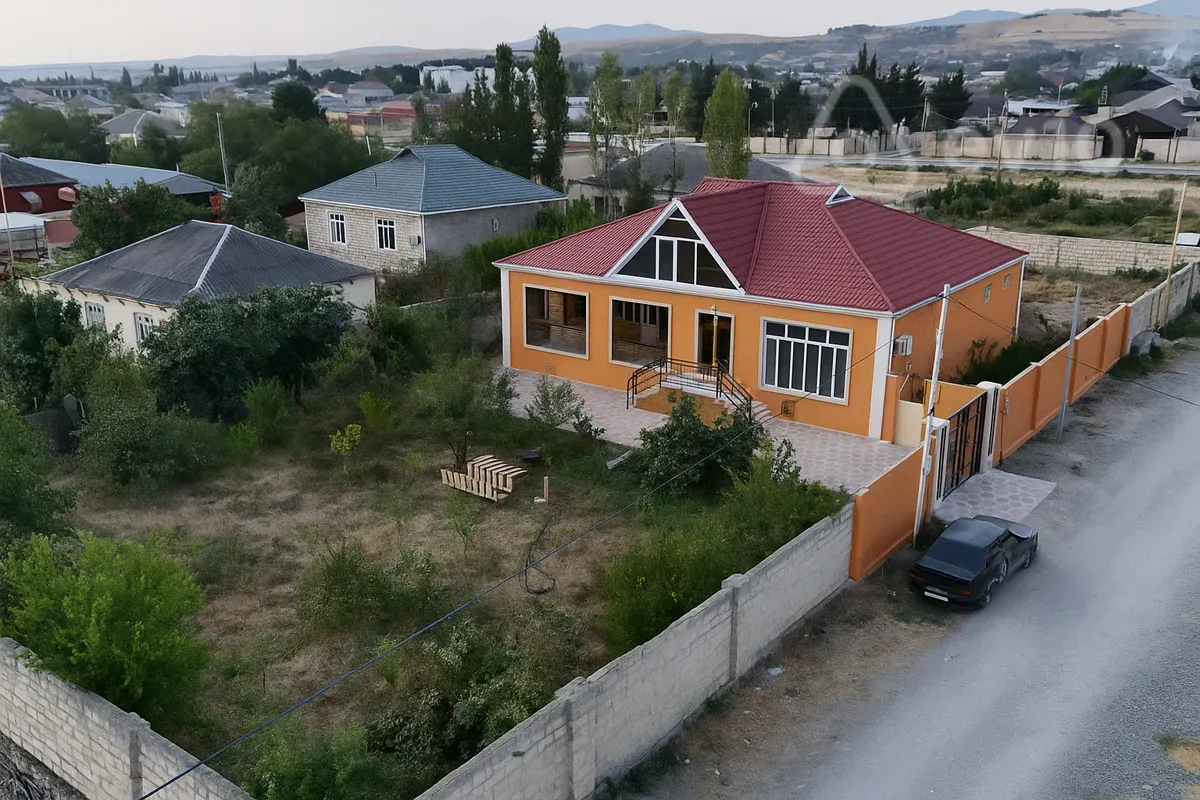 Satılır 5 otaqlı həyət evi 224 m²