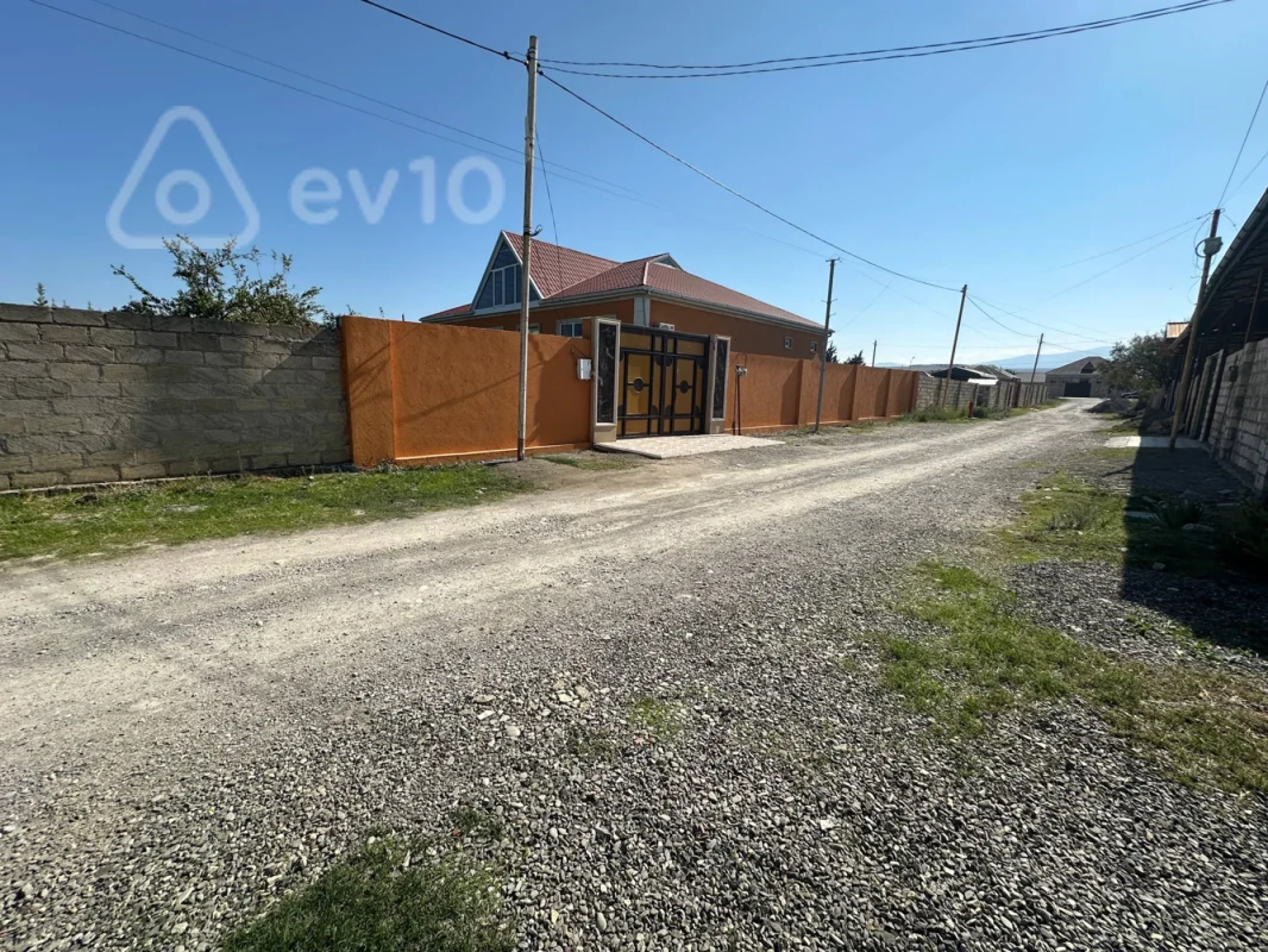 Satılır 5 otaqlı həyət evi 224 m²