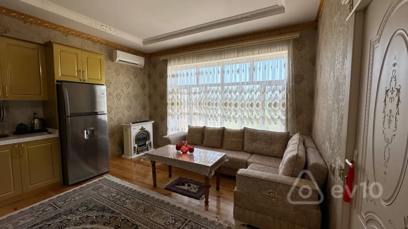 Satılır 5 otaqlı həyət evi 224 m²