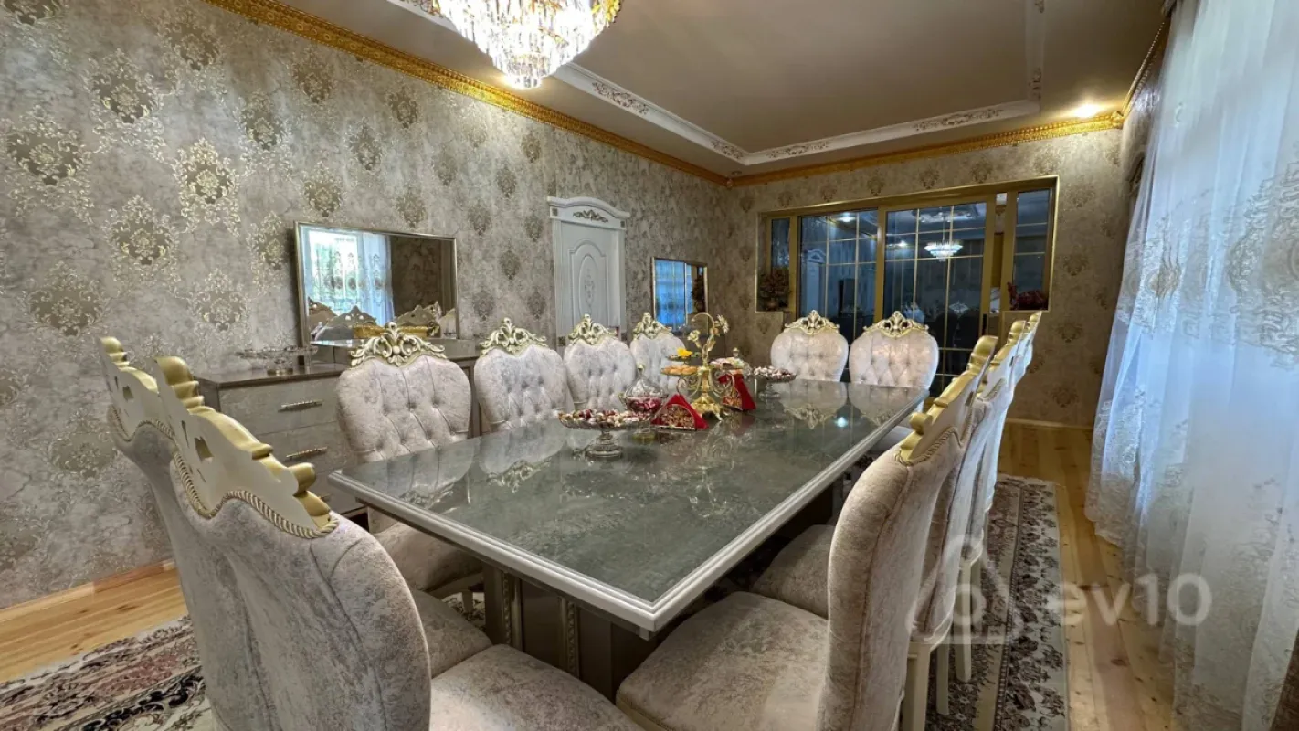 Satılır 5 otaqlı həyət evi 224 m²
