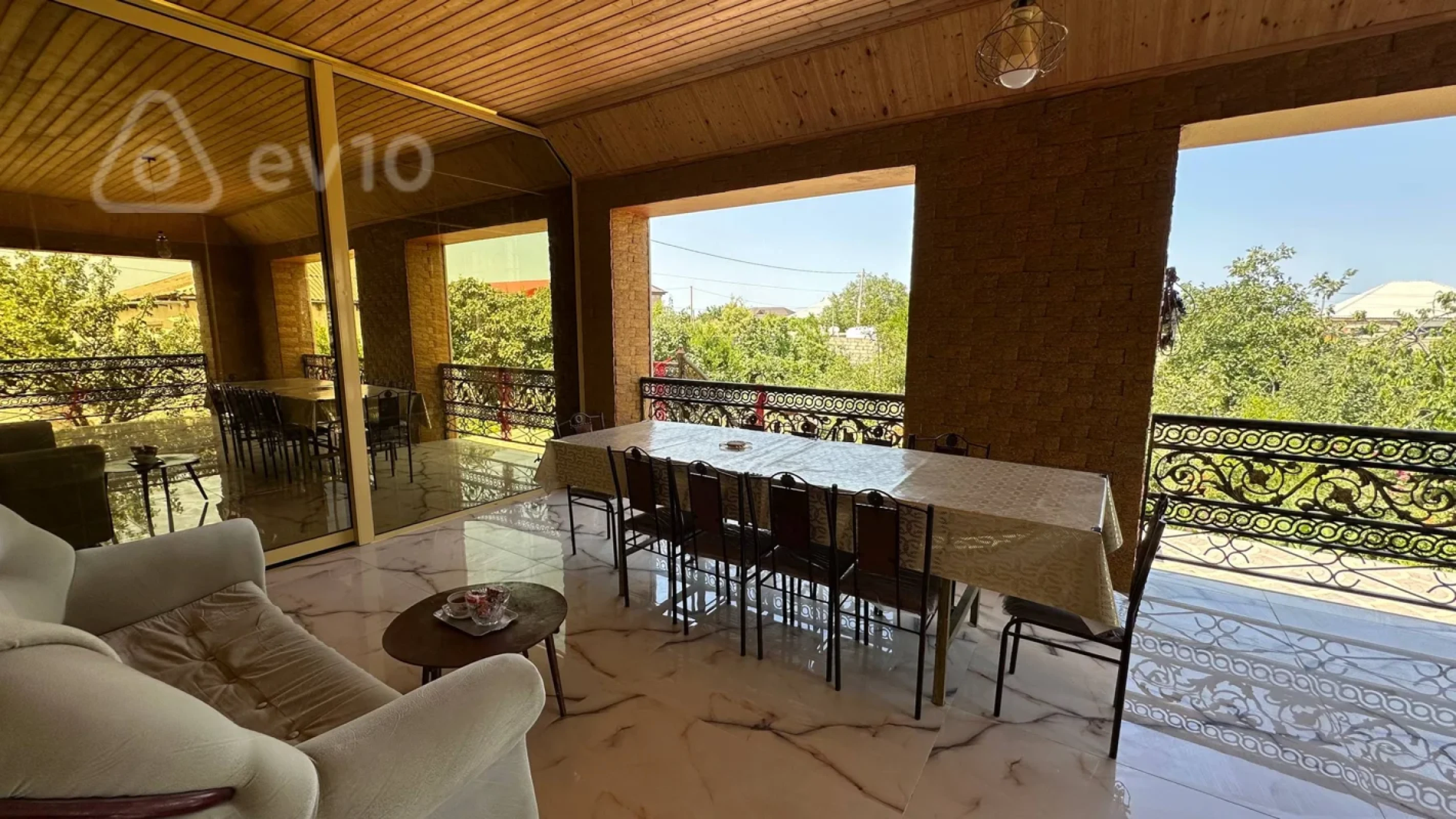 Satılır 5 otaqlı həyət evi 224 m²